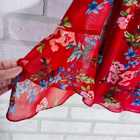 CAbi Style 3590 Devoted Red Floral Print Bell Sleeve Blouse Size M - Picture 8 of 10